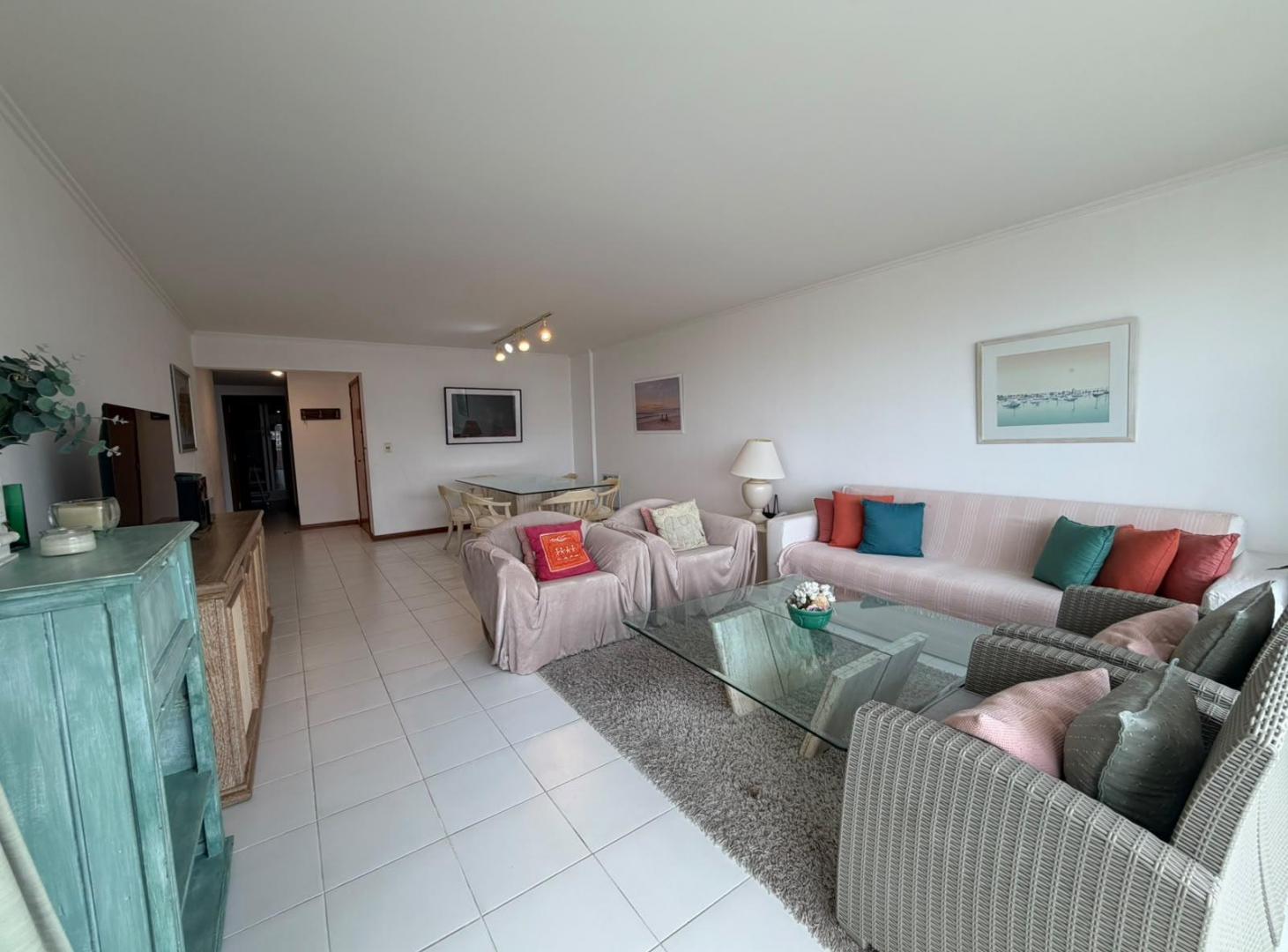 Foto de Alquiler temporario de apartamento en Ocean Tower, Punta del Este, imagen 2
