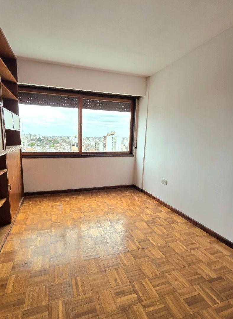 Foto de 6 entre 36 y 37 - Piso de 3 dormitorios con cochera. Muy bueno., imagen 5