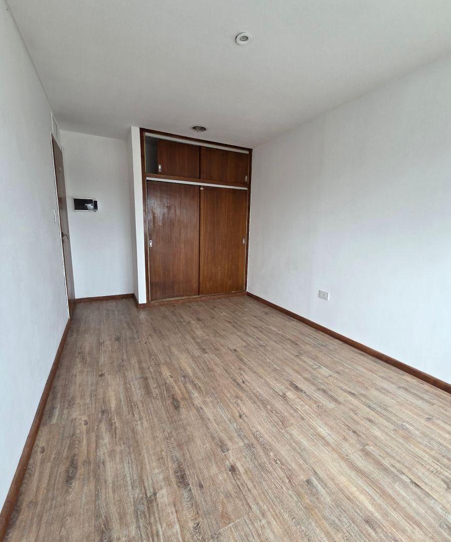 Foto de 6 entre 36 y 37 - Piso de 3 dormitorios con cochera. Muy bueno., imagen 3