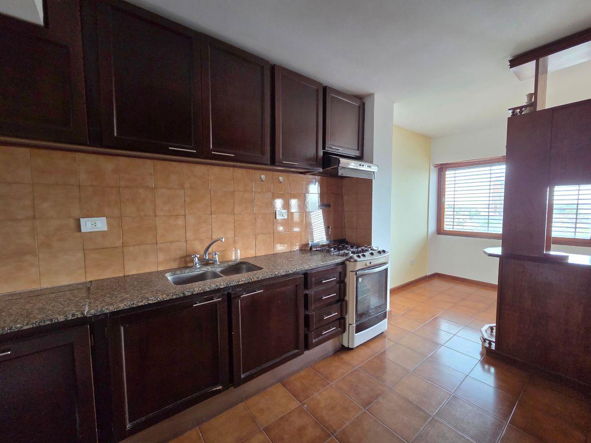 Foto de 6 entre 36 y 37 - Piso de 3 dormitorios con cochera. Muy bueno., imagen 4
