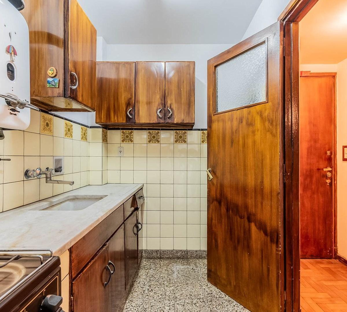 Venta 3 Amb. Patio. Apto Crédito y Profesional. Caballito Norte. 4