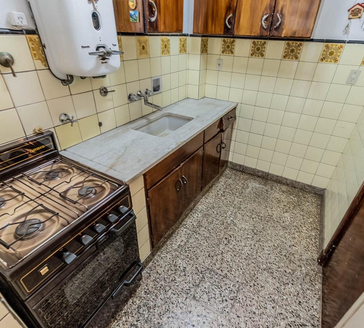 Venta 3 Amb. Patio. Apto Crédito y Profesional. Caballito Norte. 5