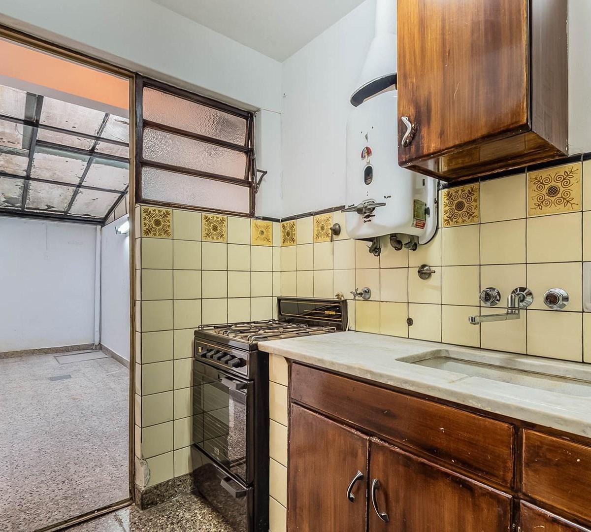 Venta 3 Amb. Patio. Apto Crédito y Profesional. Caballito Norte. 3
