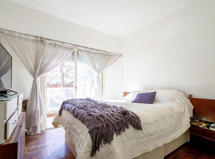 Venta PH. 4 amb con garaje y terraza. Coghlan 3