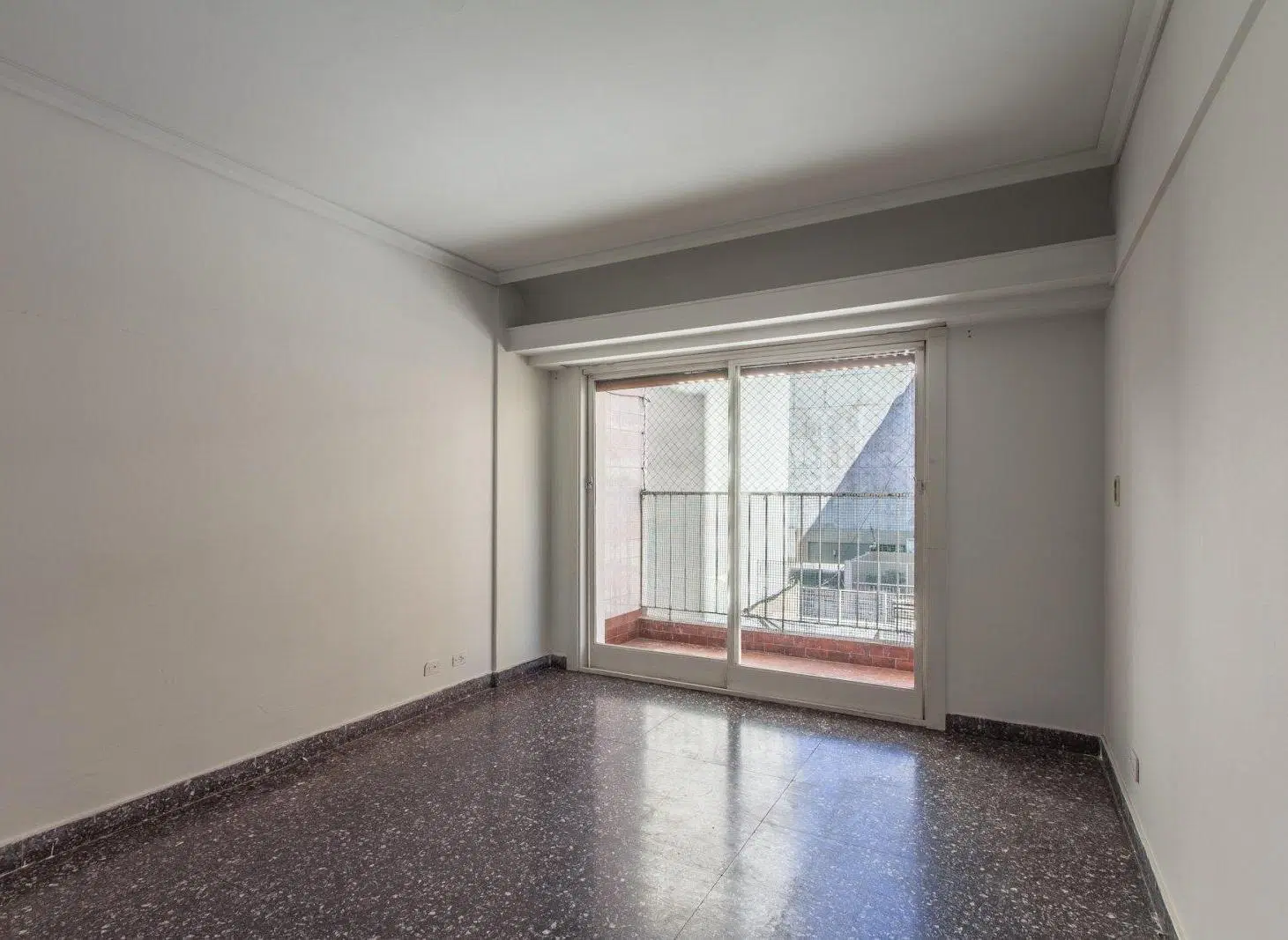 VENTA DEPARTAMENTO 3 AMBIENTES CON BALCÓN. CABALLITO 3