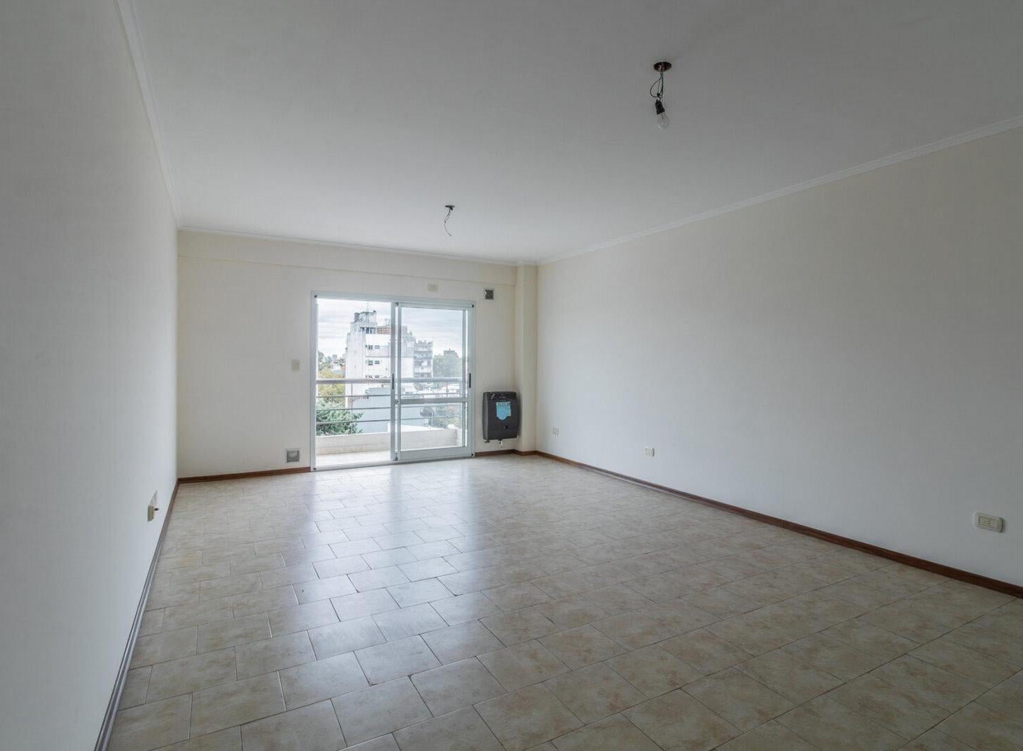 Venta. Monoambiente con balcón. Vélez Sársfield.