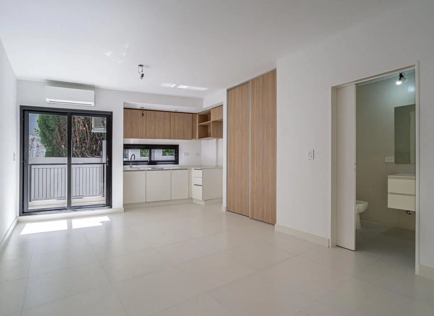 Venta. Monoambiente con balcón a estrenar. Caballito 3