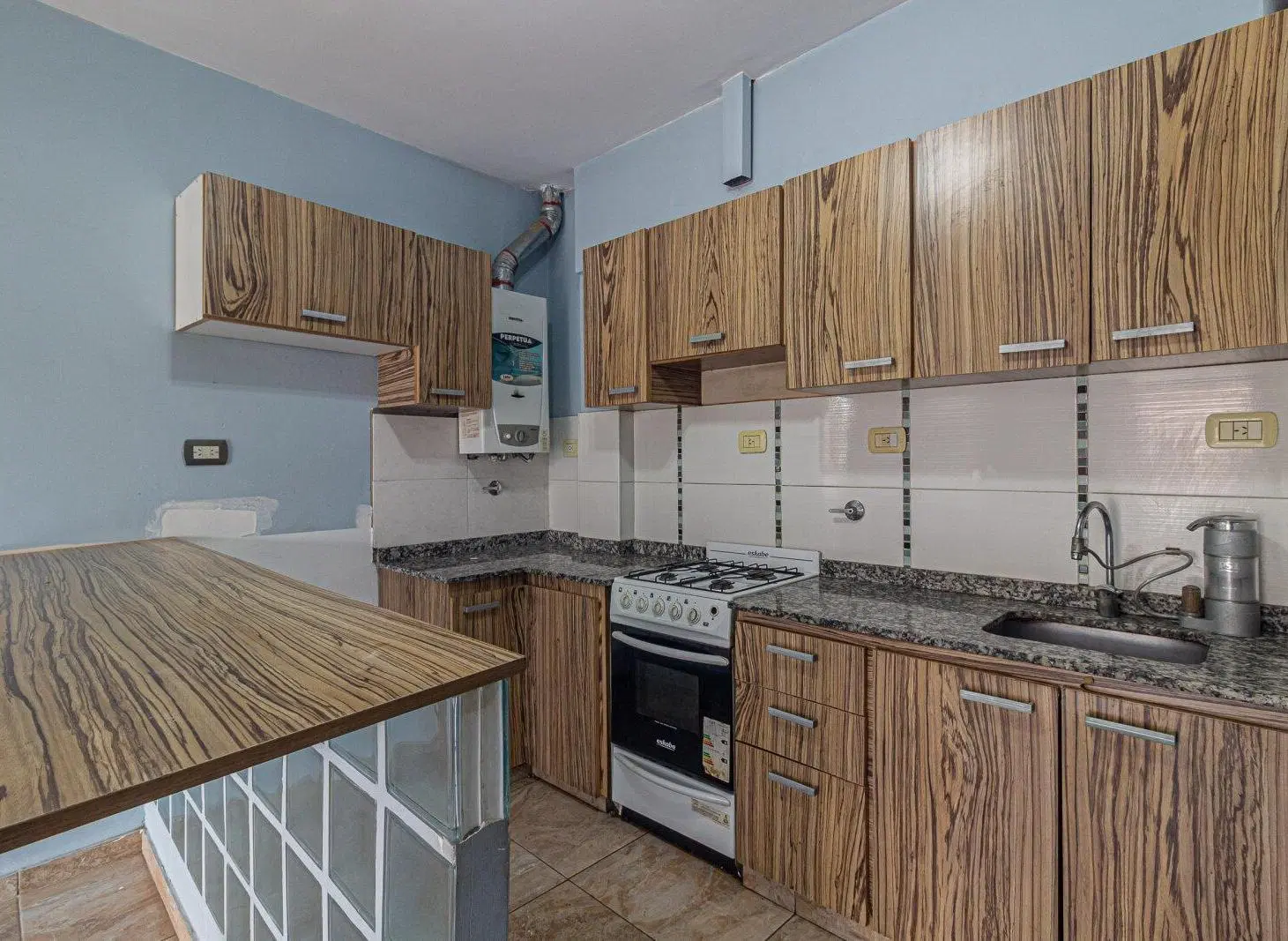 Venta PH 4 ambientes con terraza y parrilla. Sin expensas - Villa Pueyrredon 5