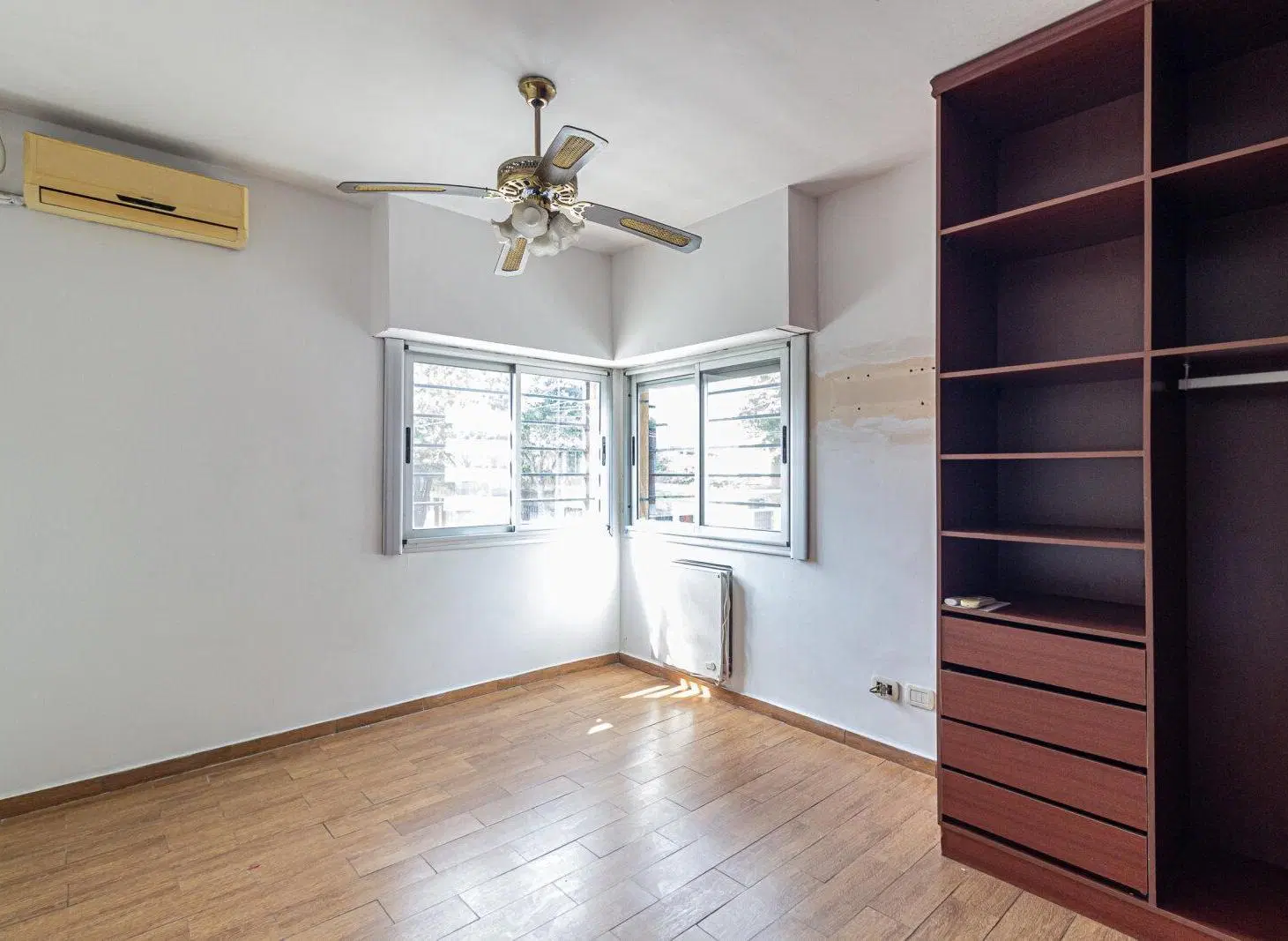 Venta PH 4 ambientes con terraza y parrilla. Sin expensas - Villa Pueyrredon 3