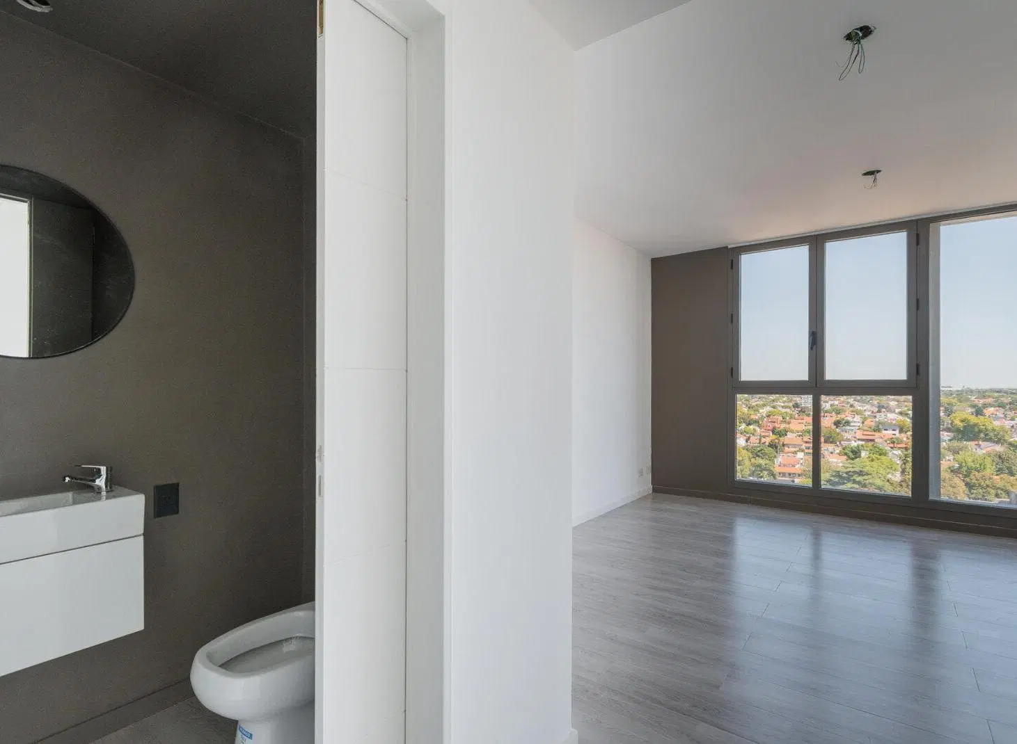 Venta 2 Ambientes con toilette y Cochera en Torre – Piso 10 – Olivos 5