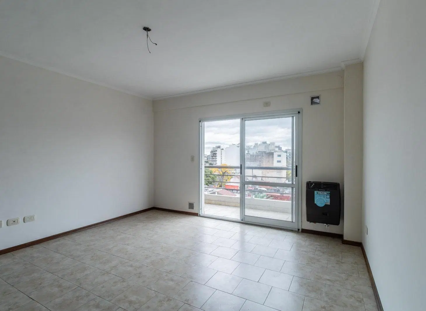 Venta. Monoambiente con balcón. Vélez Sársfield. 2