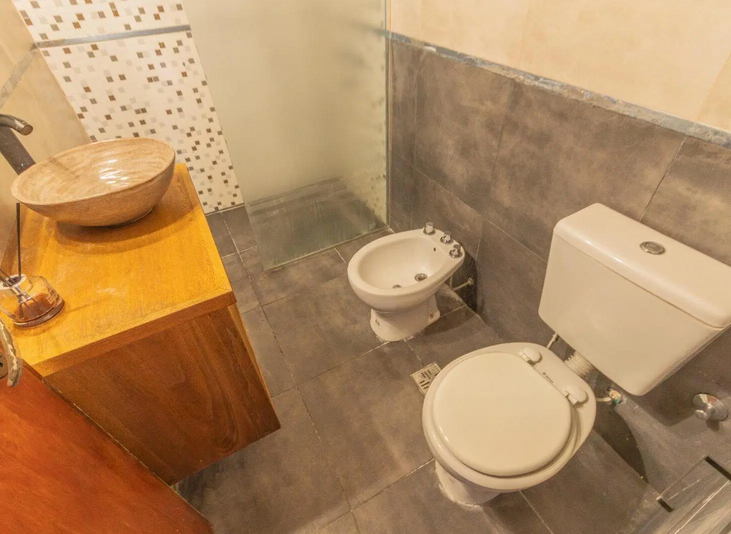 Venta. Dos ambientes refaccionado a nuevo con patio en Almagro 2