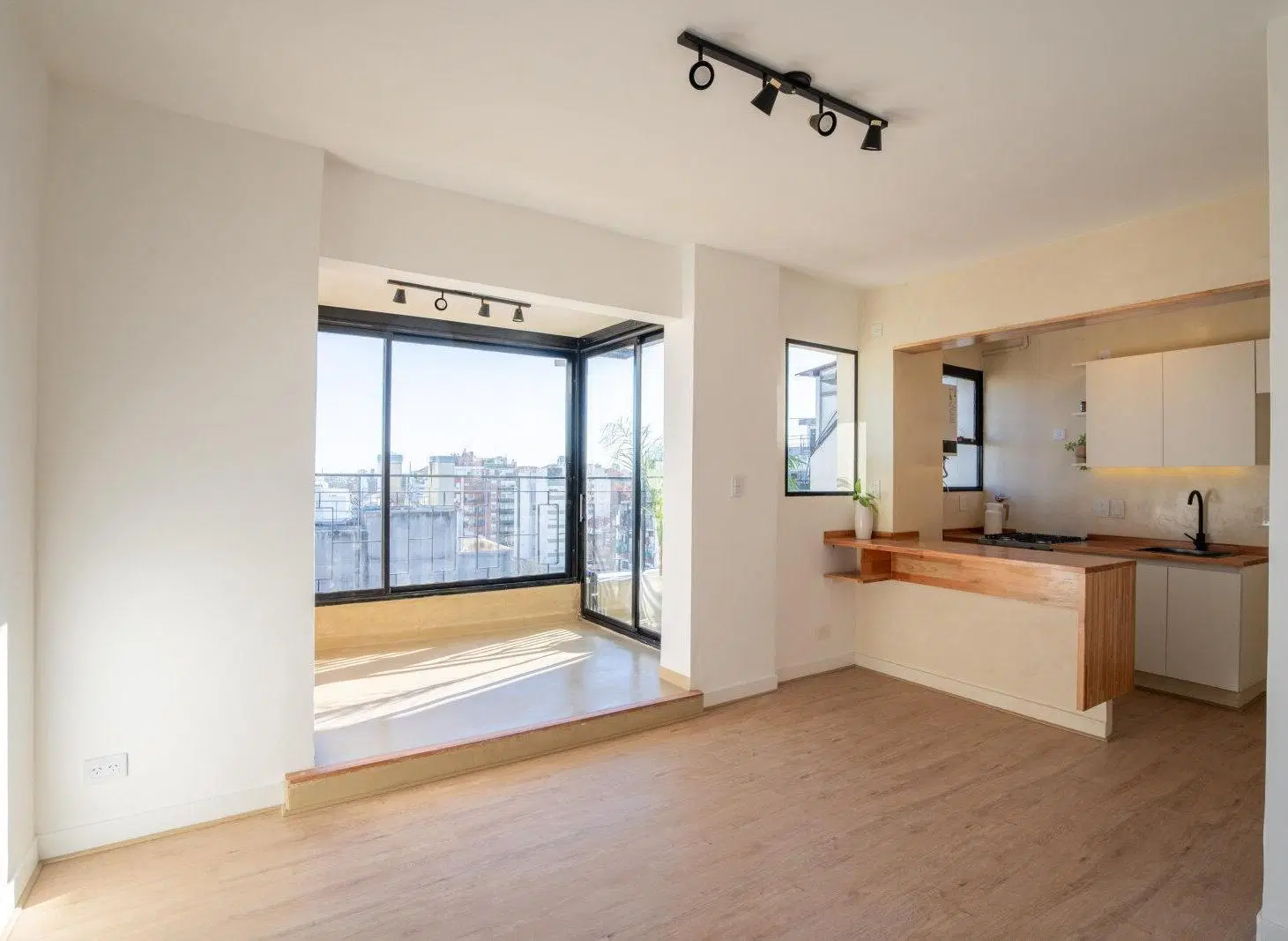 Venta. Departamento 2 ambiente refaccionado a Nuevo con balcon terraza 1