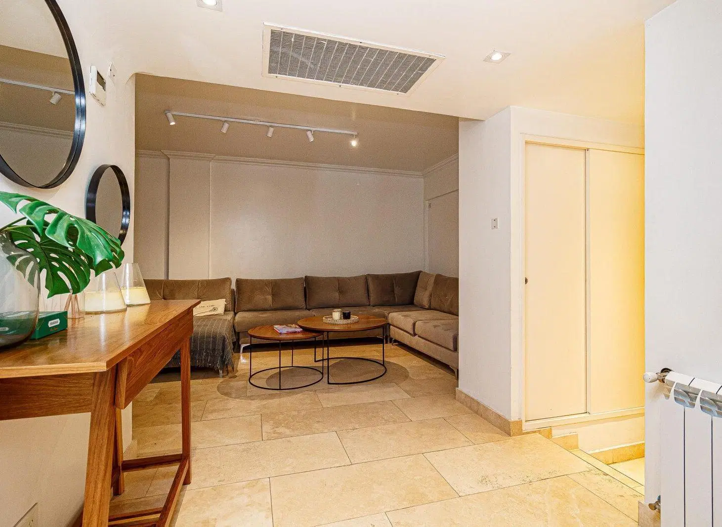 Departamento 4 amb. con patio y cochera en Venta - Recoleta 5