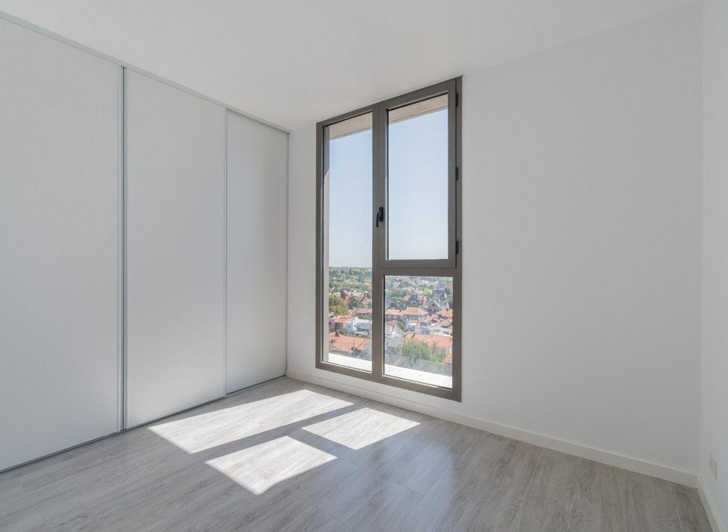 Foto de Venta 2 Ambientes piso alto con toilette y Cochera en Torre – Vista, imagen 1