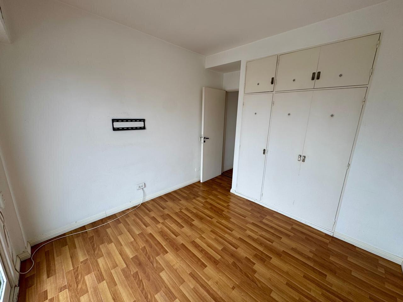 Foto de Alquiler 2 Ambientes en Torre con Doble Balcón y Lavadero, imagen 3