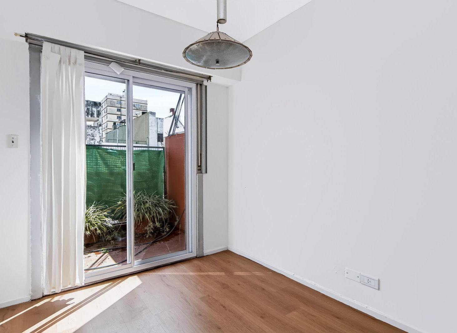 Foto de VENTA DEPARTAMENTO 4 AMBIENTES CON ESCRITORIO Y TERRAZA. SUCRE Y AV, imagen 4