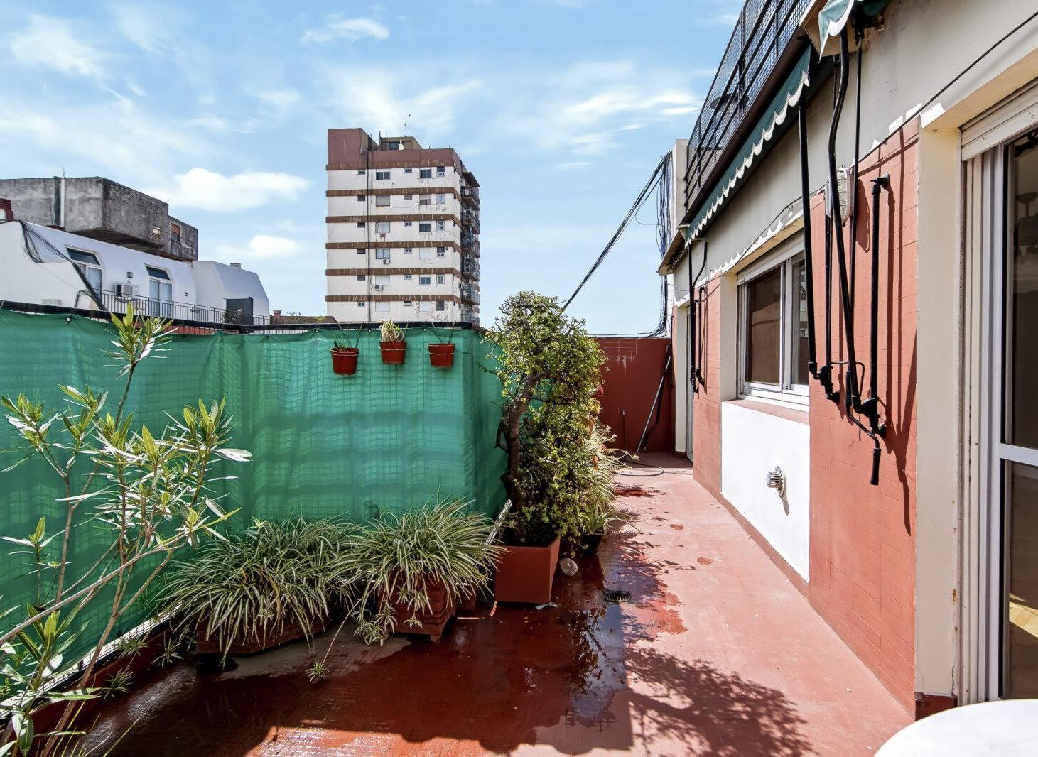 Foto de VENTA DEPARTAMENTO 4 AMBIENTES CON ESCRITORIO Y TERRAZA. SUCRE Y AV, imagen 3
