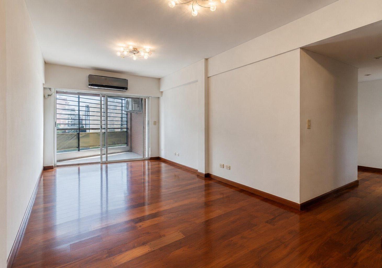 Foto de VENTA. SEMIPISO 4 AMBIENTES AL FRENTE CON COCHERA. CABALLITO, imagen 2