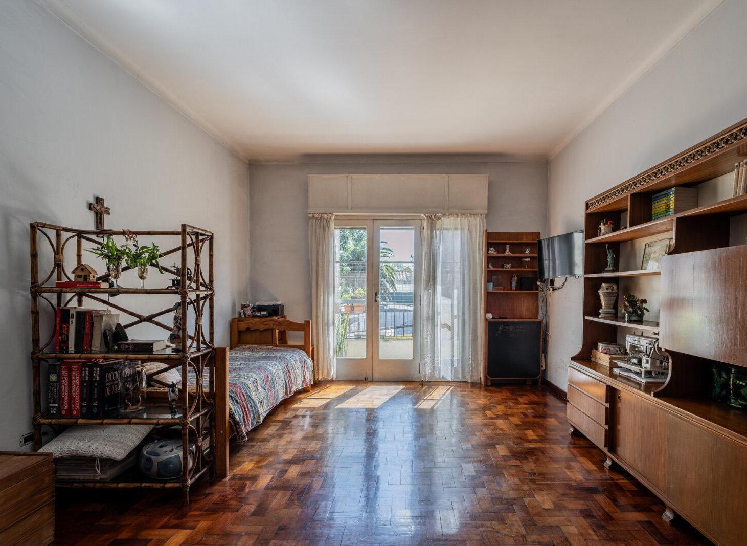 Foto de Venta departamento tipo PH 3 ambientes con balcón y terraza privada, imagen 1