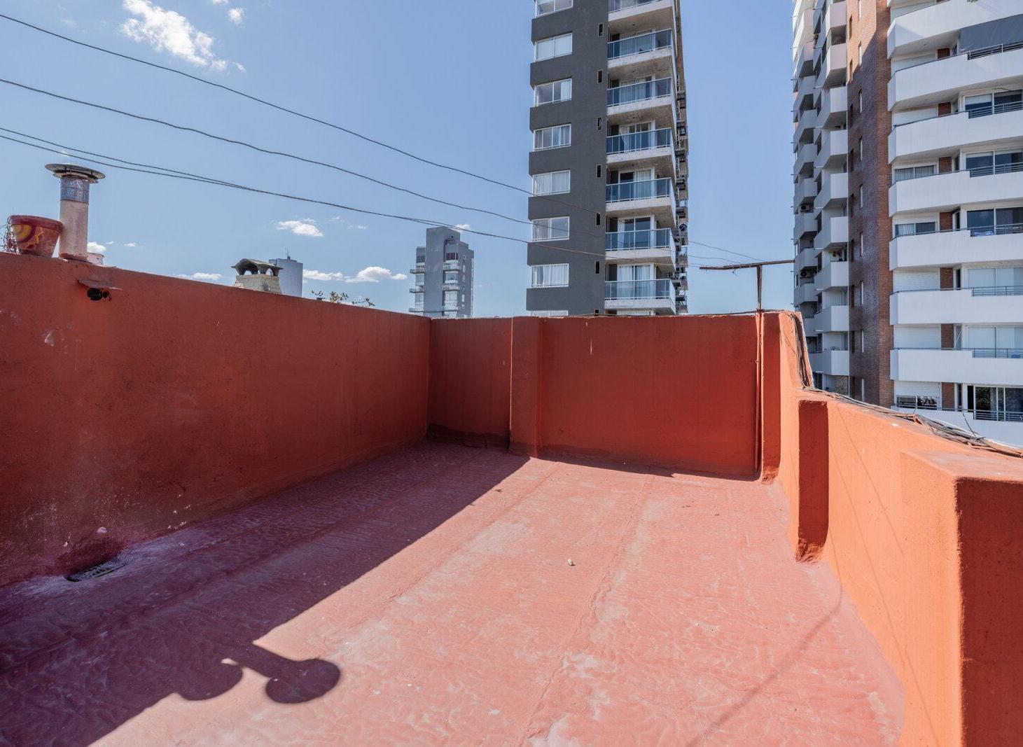 Foto de Venta departamento tipo PH 3 ambientes con balcón y terraza privada, imagen 2