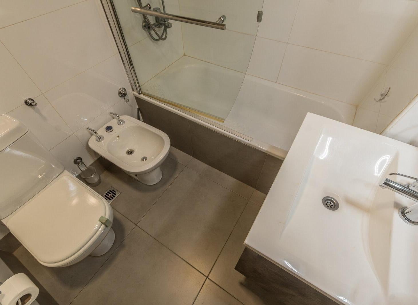 Foto de Venta Dos Ambientes con Cochera. Almagro, imagen 5