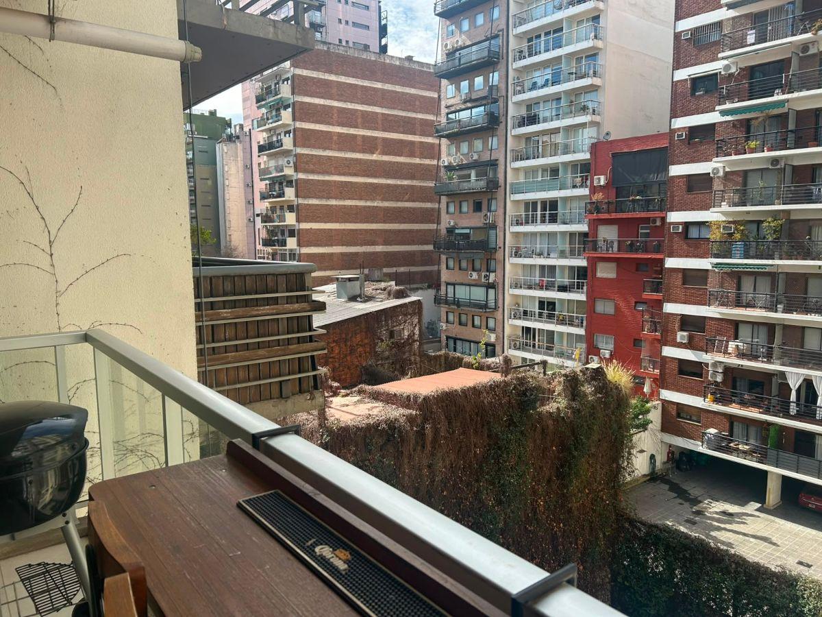 Foto de Amplio Semi piso 2 amb. al frente con doble balcón y Cochera Fija en, imagen 5