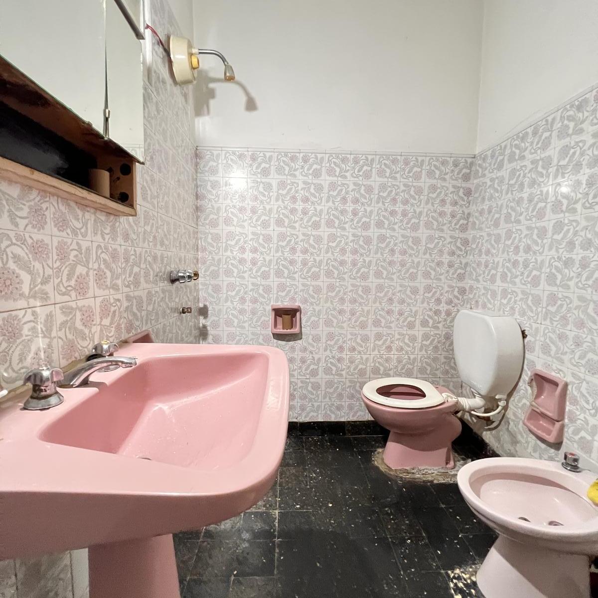 Casa Centrica Reconquista. Ideal Casa o Salón a Refaccionar 5