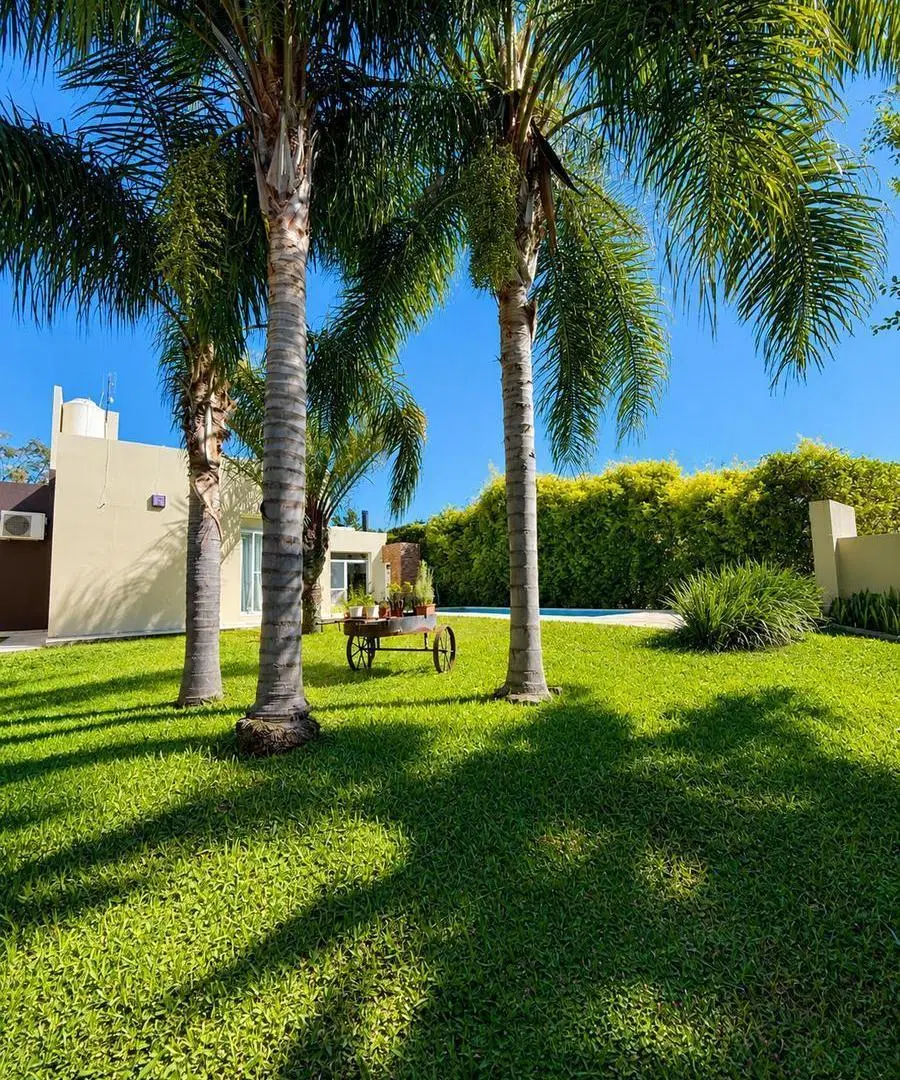 Casa en CLub de campo La RURAL Reconquista 5