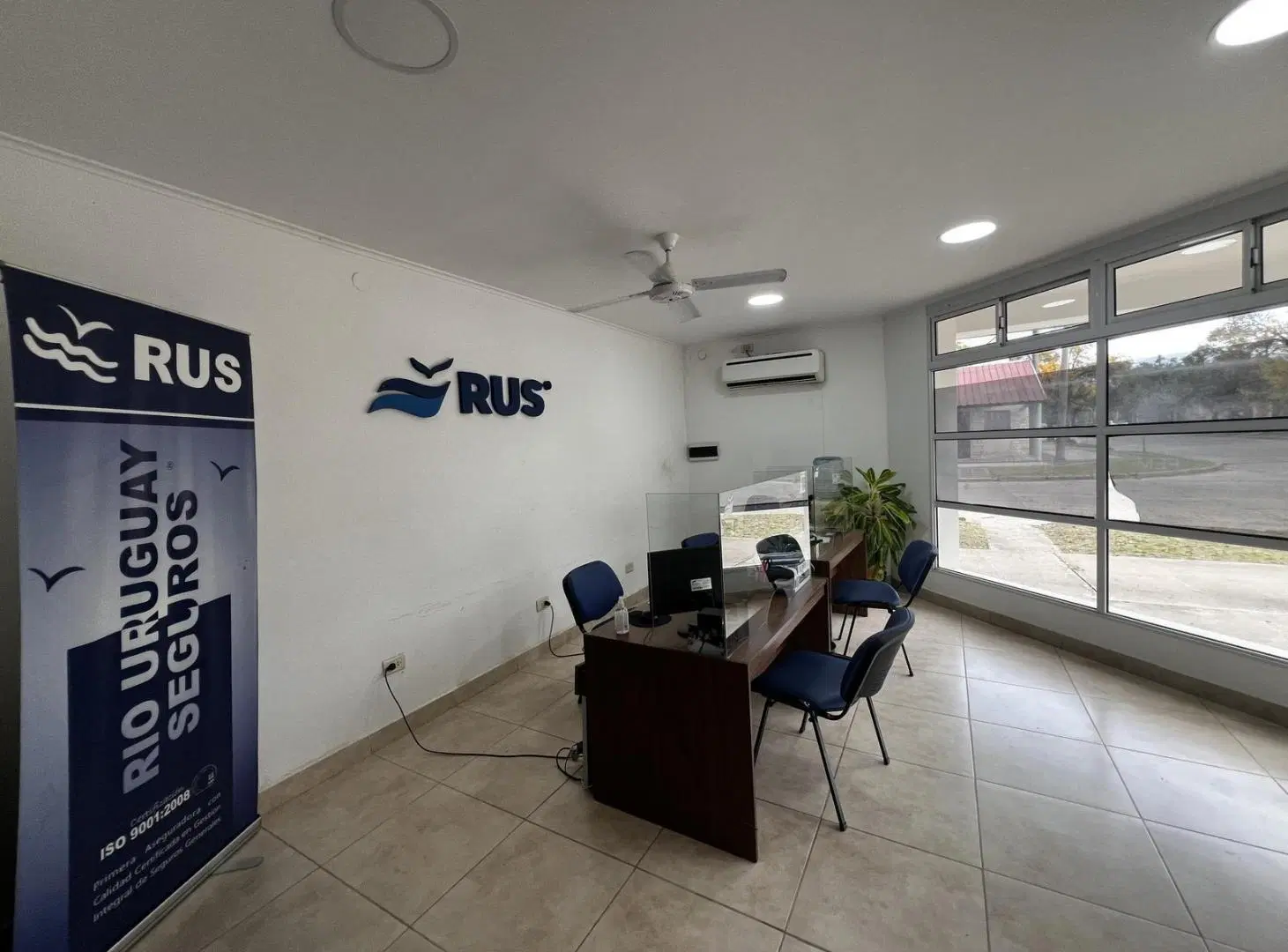 Casa y Salón comercial 4