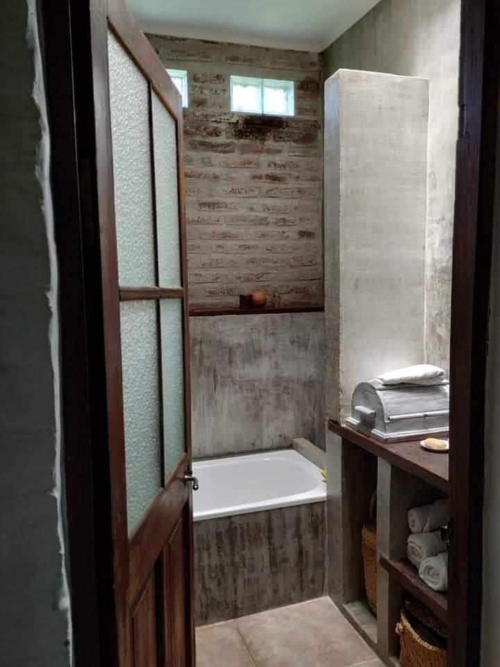 Se Vende Muy Linda Casa en Calle 67 Entre 6 y 8 - Santo Tome 4