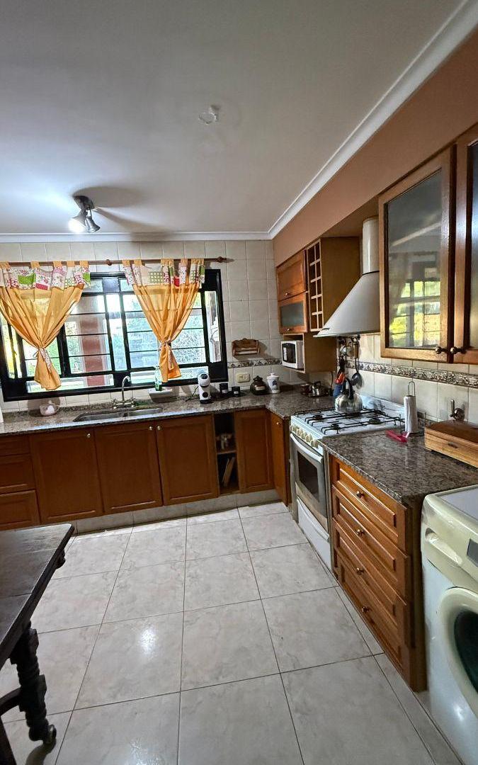 Foto de VENTA- CASA DE 3 DORMITORIOS PATIO VERDE Y COCHERA - SANTO TOMÉ, imagen 3