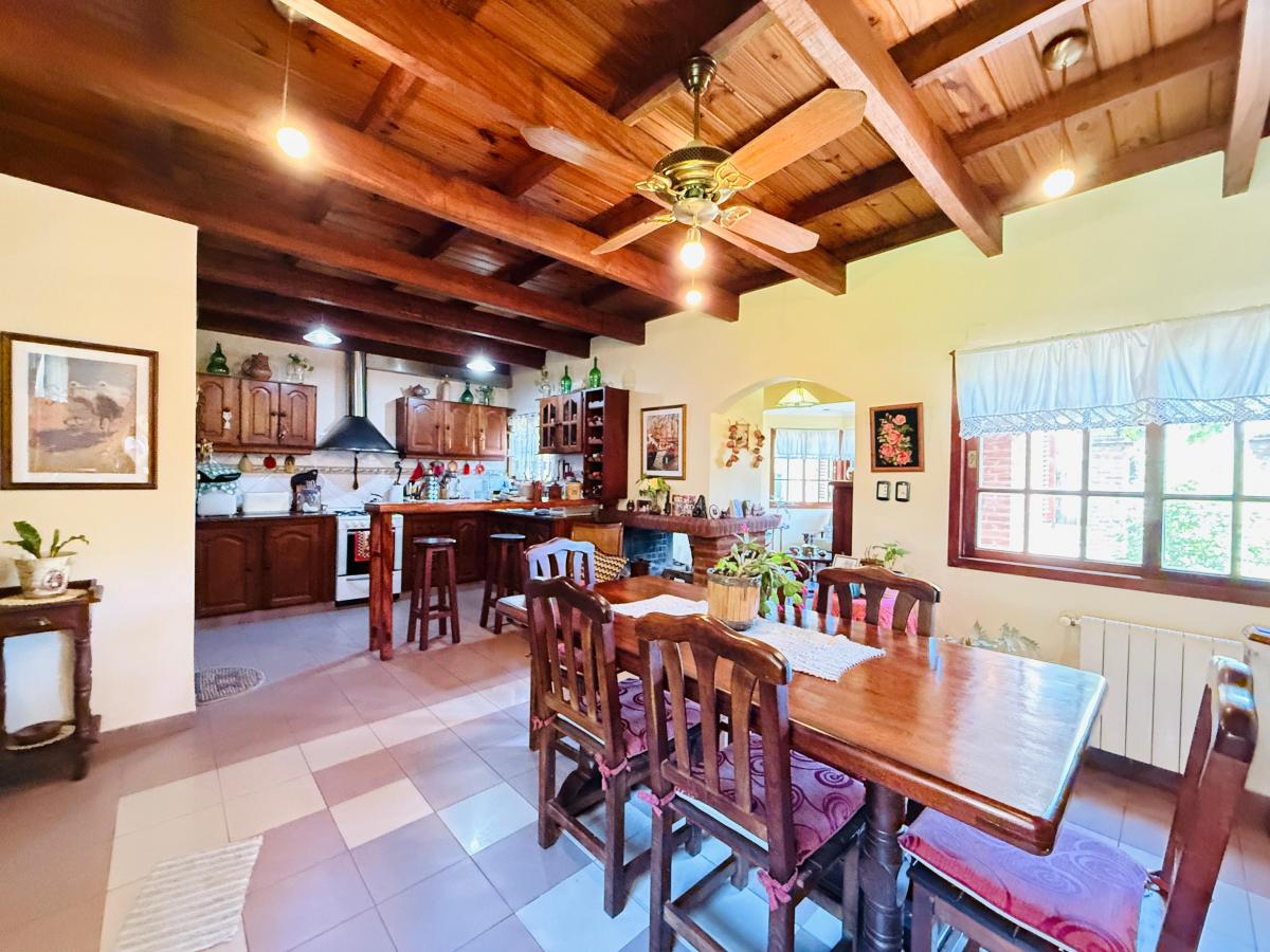Venta de Casa 5 AMBIENTES en Burzaco, Almirante Brown