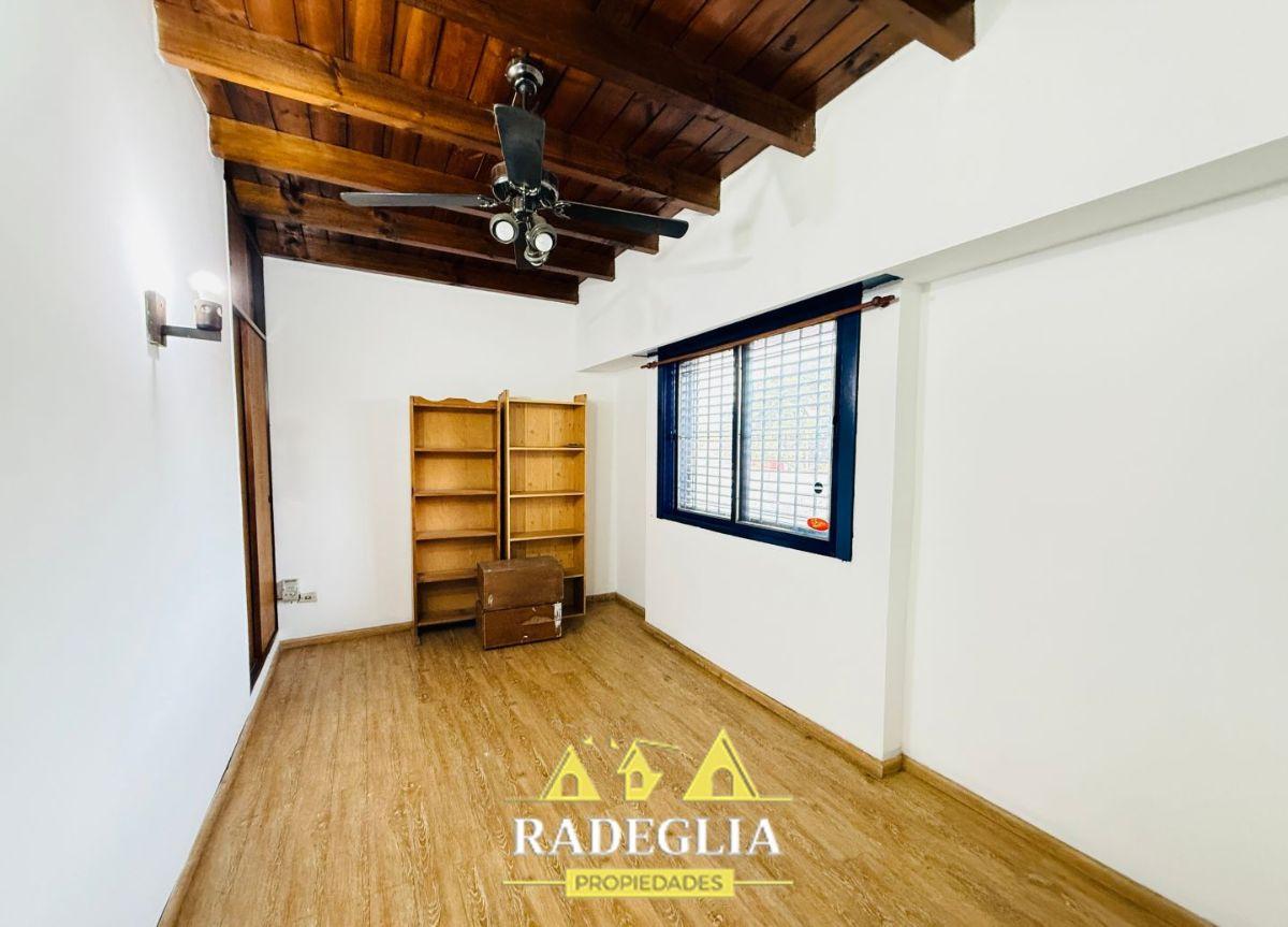Foto de Alquiler de Casa 5 Ambientes en Burzaco, Almirante Brown, imagen 3