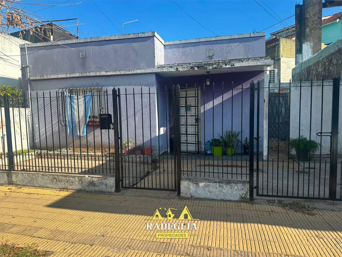 Foto de Casa estilo americana de 4 ambientes en Burzaco, imagen 1
