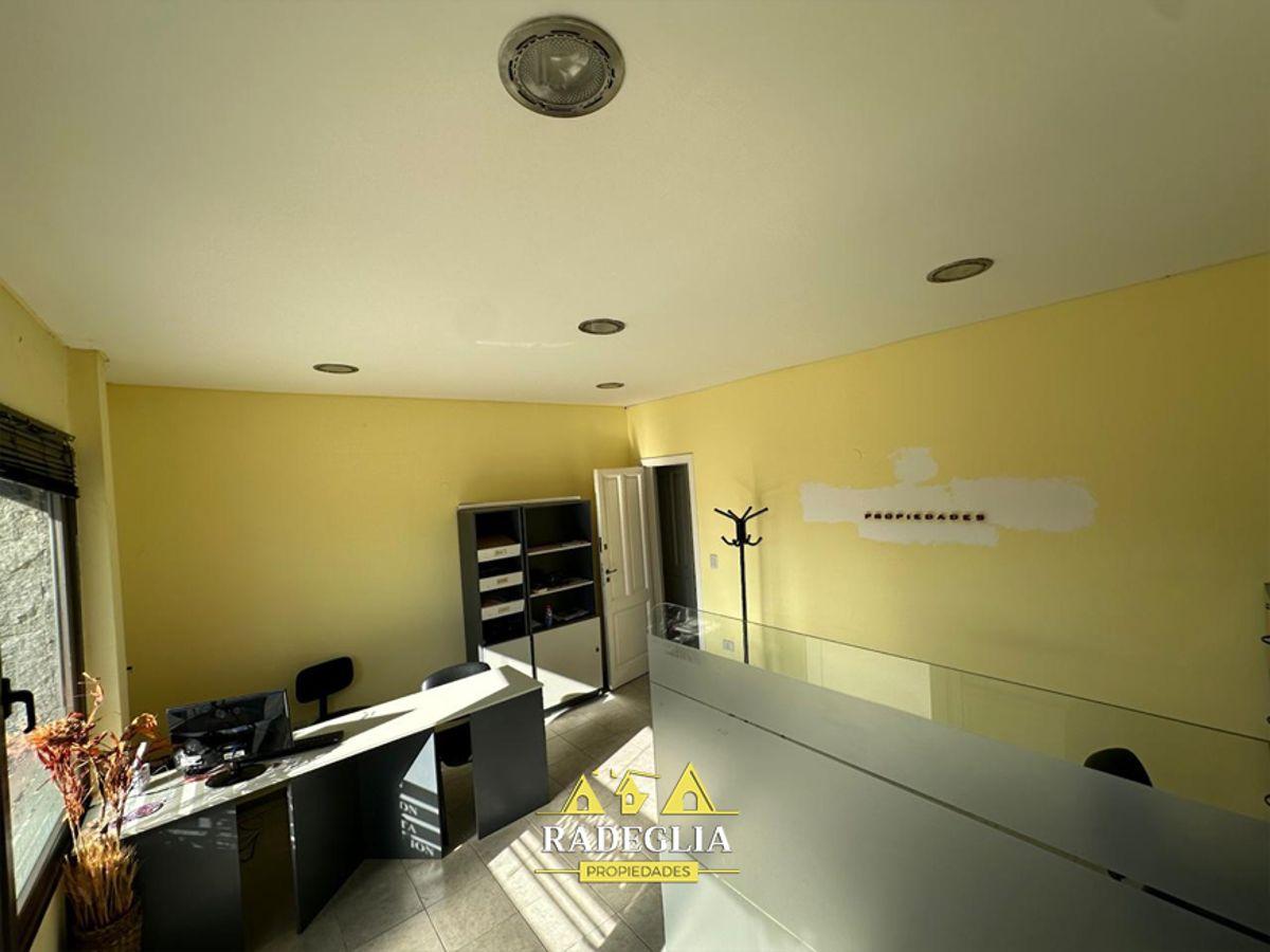 Foto de Local/Oficinas en alquiler en José Mármol Apto Profesional, imagen 2