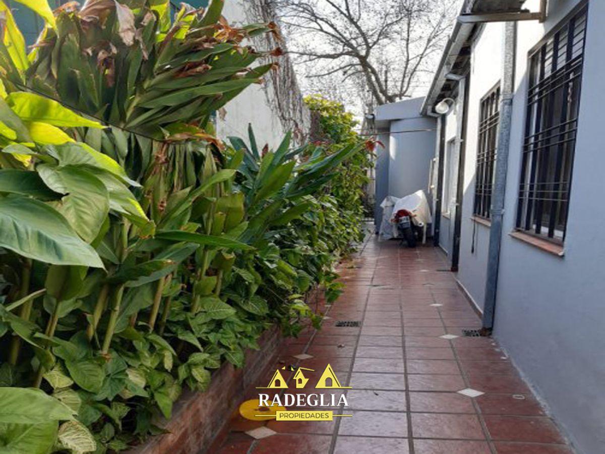 Foto de Casa en una planta con 3 dormitorios en venta en Adrogué, imagen 1