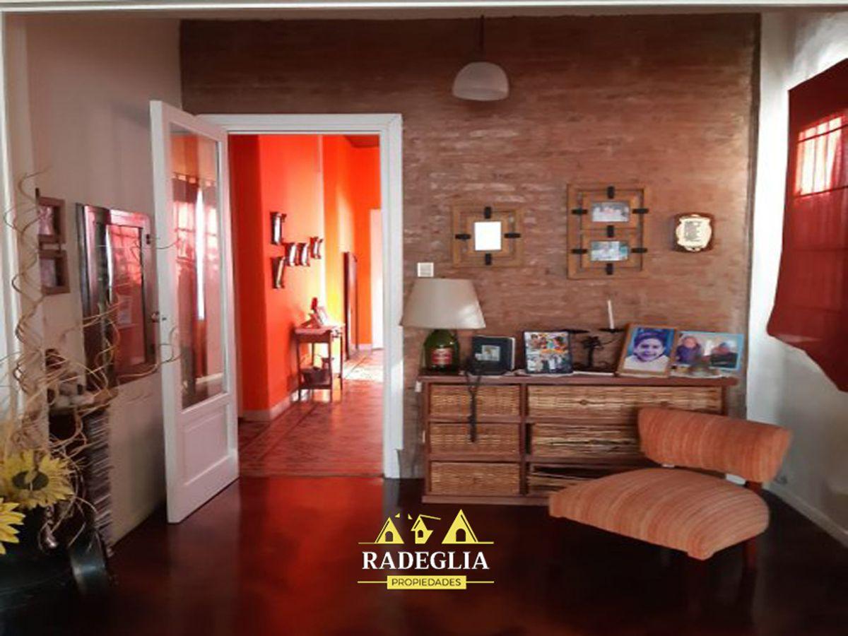Foto de Casa en una planta con 3 dormitorios en venta en Adrogué, imagen 2