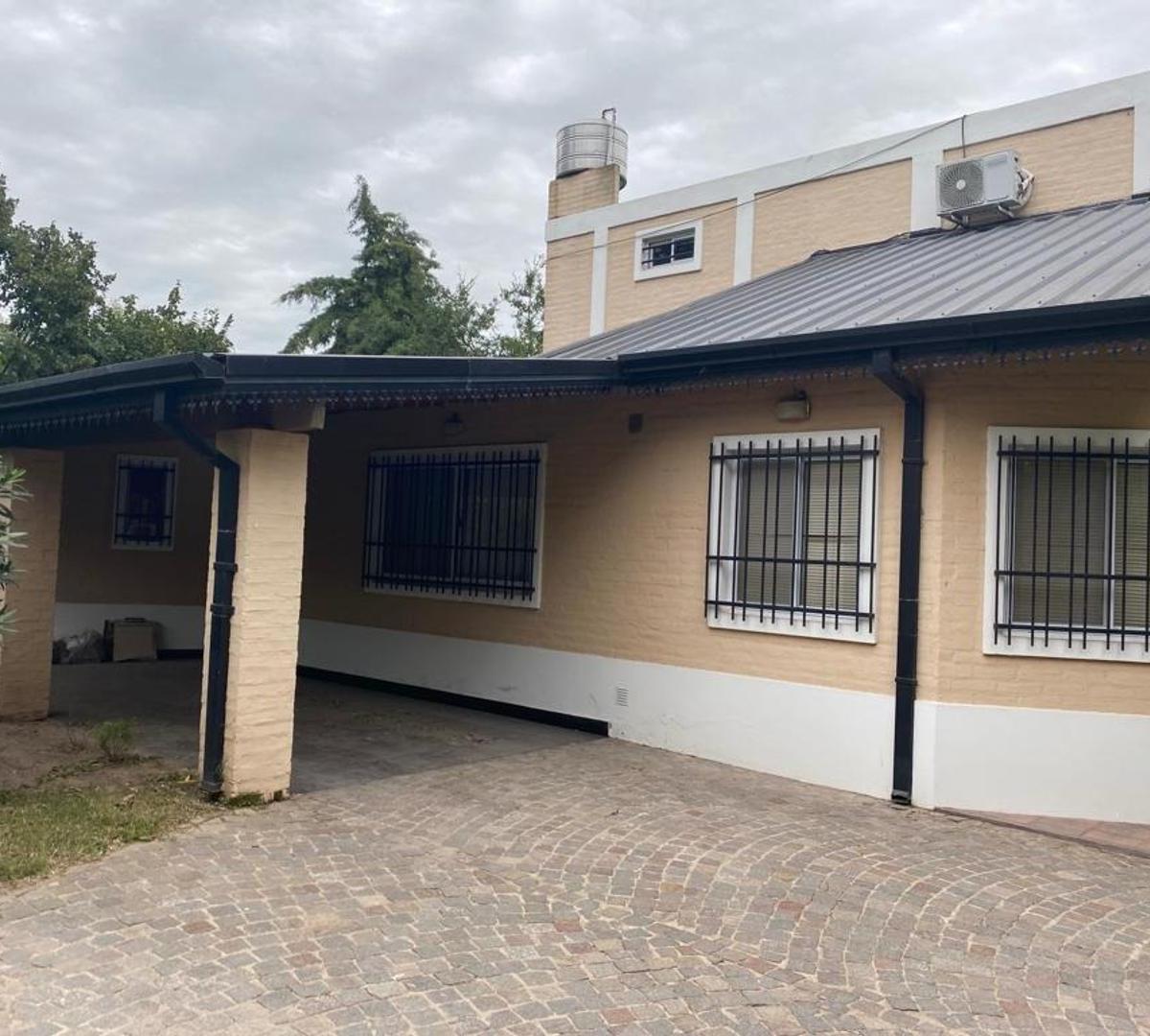 Valor Rebajado - Casa en Barrio Cerrado 2