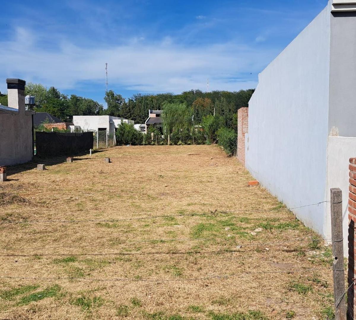 Lote con Mejoras Cerca de Ruta 205 - Barrio Abierto 3