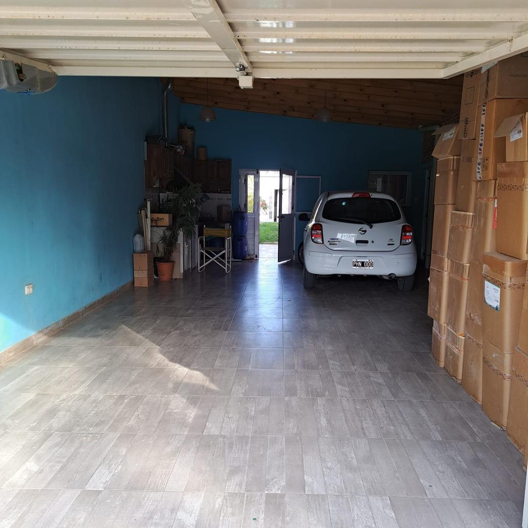 Casa con Frente de Local con Buena Excelente Ubicación 5