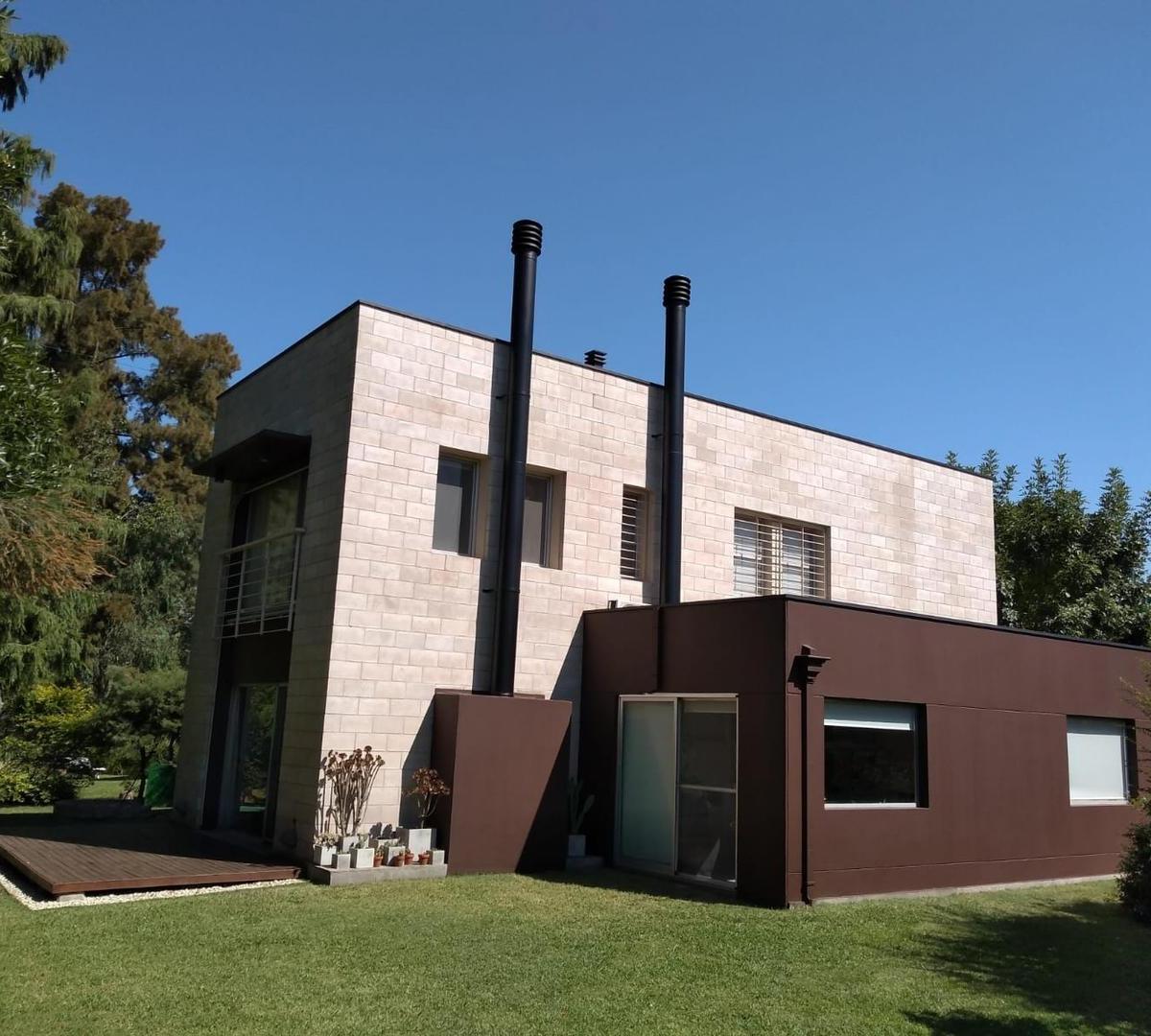Casa en Venta B° "El Palomar" 2