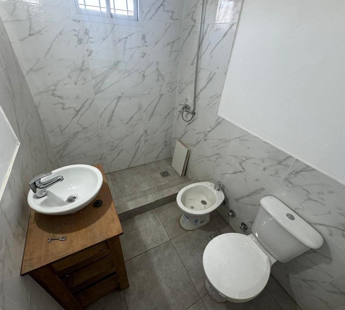 Foto de OPORTUNIDAD DE INVERSION - 2 DUPLEX EN VENTA, imagen 5
