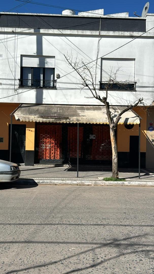 Foto de Local con depto en zona comercial - Calle Principal, imagen 5