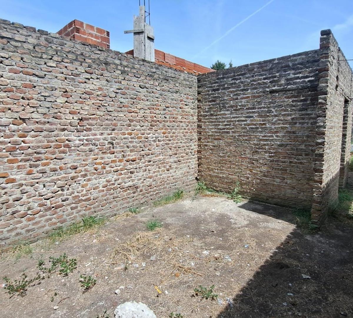 Lote con Mejoras en Venta en Cañuelas 5