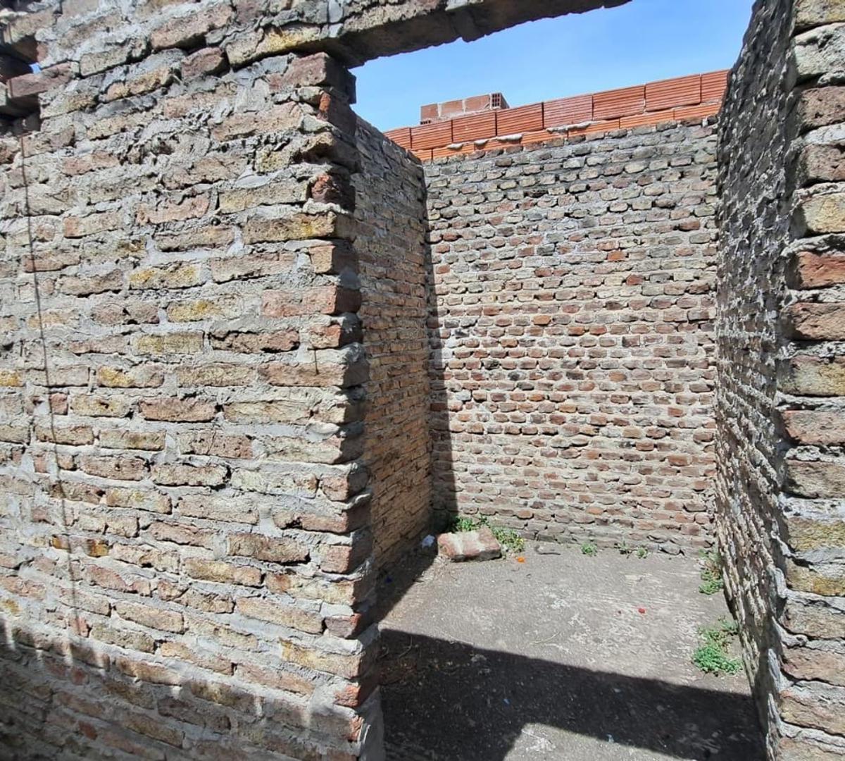 Lote con Mejoras en Venta en Cañuelas 3