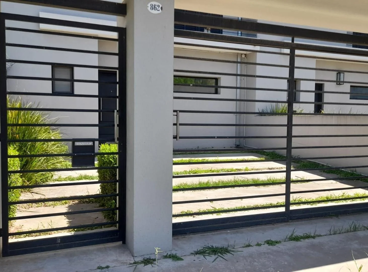 CASA - PH EN VENTA  BARRIO LAS ROSAS  - CAÑUELAS