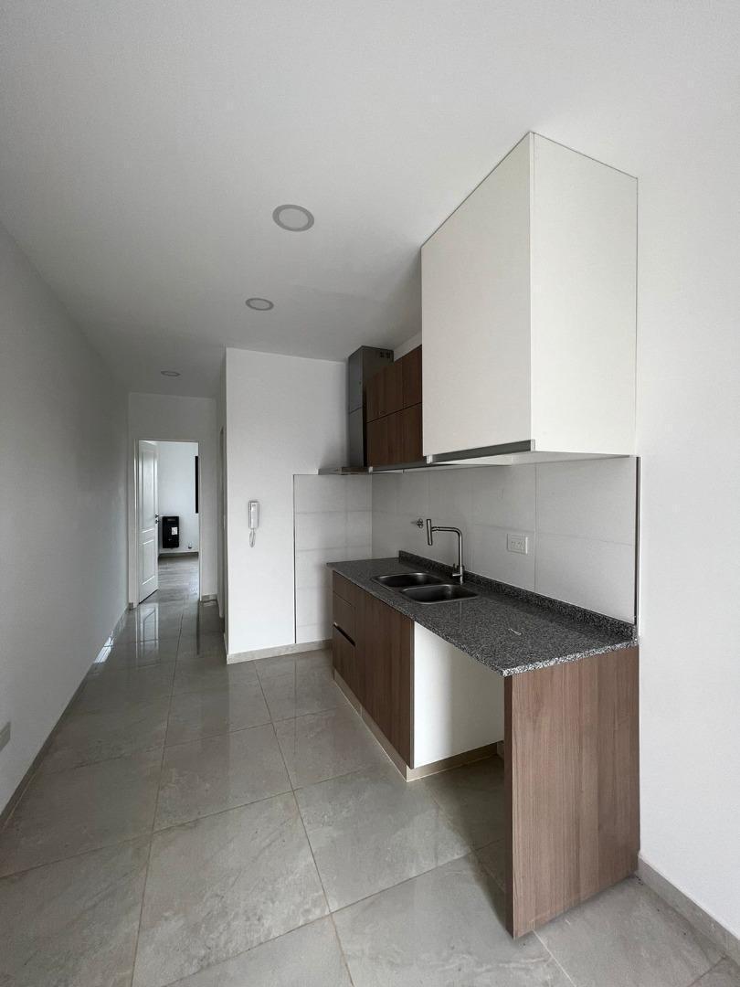 Foto de DEPARTAMENTO EN ALQUILER CENTRO CAÑUELAS, imagen 2