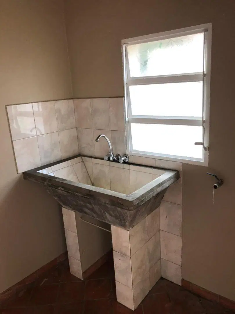 CASA CENTRICA EN ALQUILER - CAÑUELAS 5