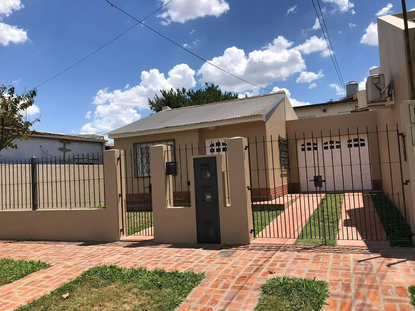 CASA CENTRICA EN ALQUILER - CAÑUELAS 3